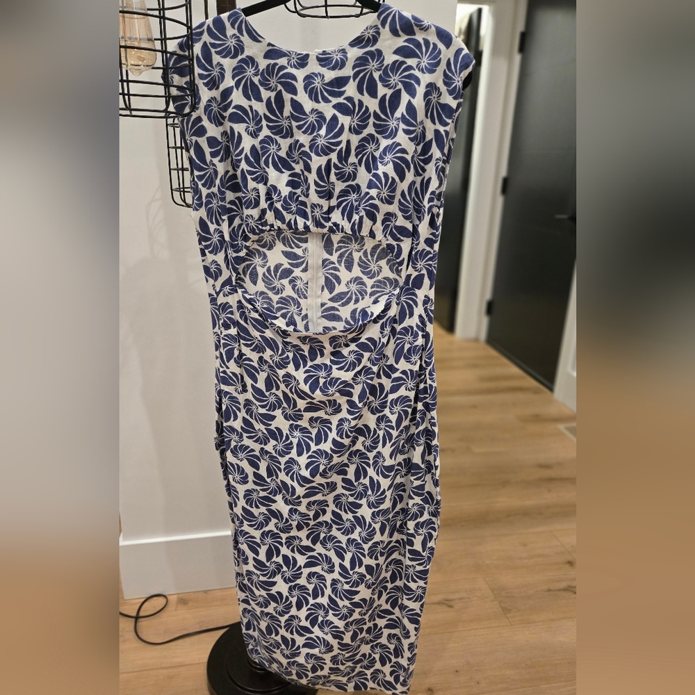 Chic Blue and White Leaf Print Maxi Dress